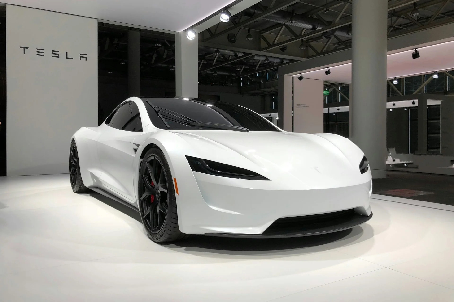 So sánh VinFast vs Tesla: Đâu là lựa chọn tốt nhất cho người Việt?